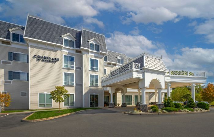 Courtyard Lenox Berkshires