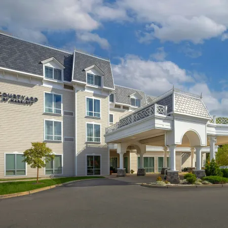 Courtyard Lenox Berkshires