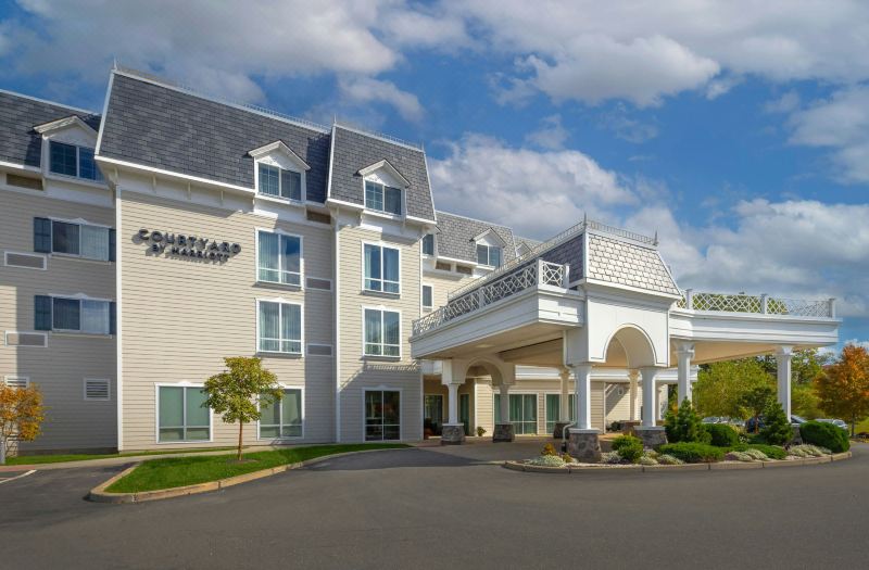 Courtyard Lenox Berkshires