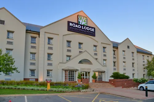 Road Lodge Potchefstroom - parking