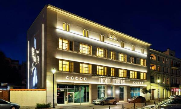 Hotel Ferreus Modern Art Deco