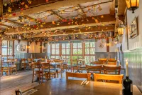 Oak Tree Inn - 3-Star