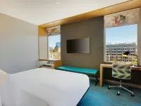 Aloft Milwaukee Downtown Hotels near North Point Lighthouse