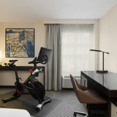 DoubleTree by Hilton McLean Tysons
