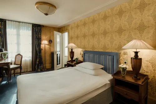 Grand Hotel les Trois Rois - Airport Shuttle