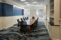 Fairfield Inn & Suites Albany Downtown - Parkplatz