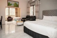 Ten Twelve Lodge Limited - 3-Star