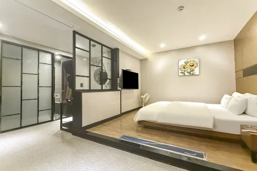 Sacheon (Samcheonpo) Muni Hotel - 2-Star