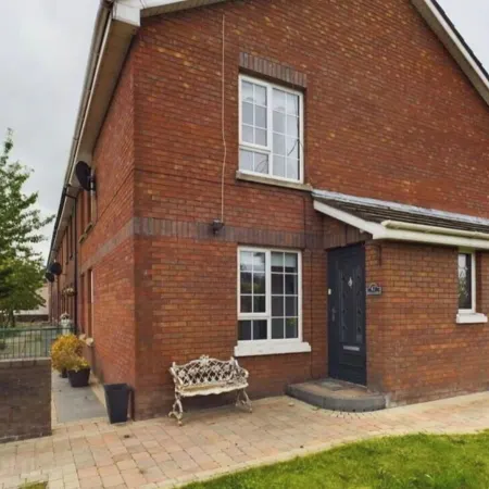 Wonderful 4-bedroom house in Newry Central