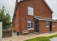 Wonderful 4-bedroom house in Newry Central - 3 estrellas