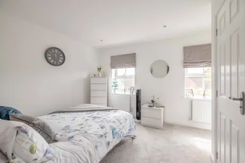 Stylish 3-Bed House in Langley|Drive - By Tempstay - 2 ดาว