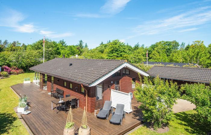8 person holiday home in Ulfborg