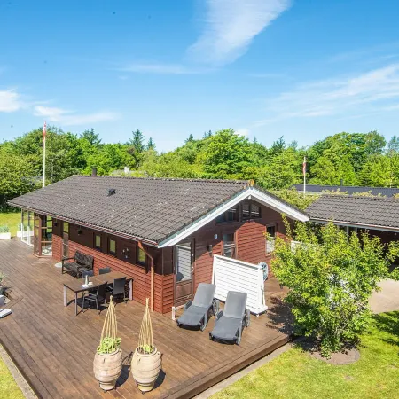 8 person holiday home in Ulfborg Hoteles en Ulfborg