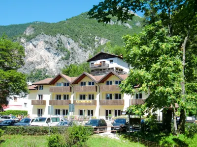Palafitte Hotel in zona Cascata del Ponale