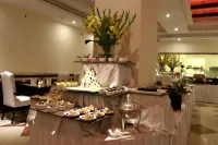 Hotel Clarks Varanasi Ltd - Desayuno