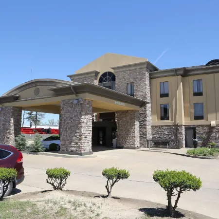 Holiday Inn Express & Suites CLEVELAND by IHG