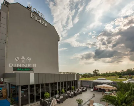 Plaza Hotel Plovdiv Отели рядом с достопримечательностью «Централна джамия на Пловдив - Джумая джамия»