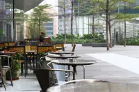 Beihai Yintan Linggan Seaview Homestay (International Passenger Transport Terminal Shop)