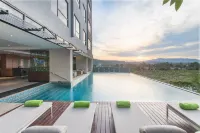 Impiana Hotel Senai - Pools
