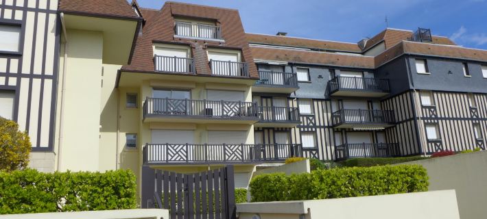 Cabourg Beach Hotels in Cabourg