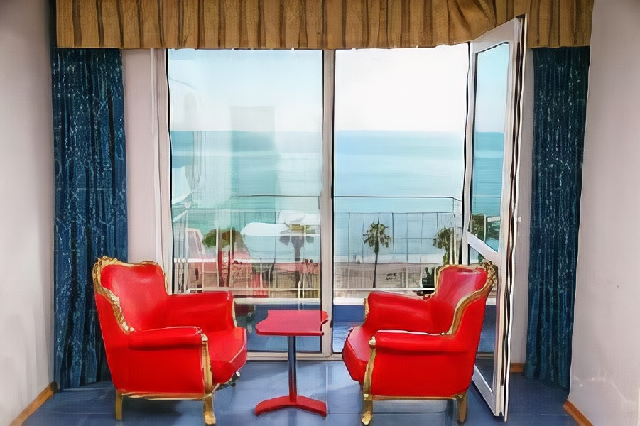 Kristal Beach Hotel