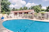 Days Inn by Wyndham Downtown Aiken - 2-Star