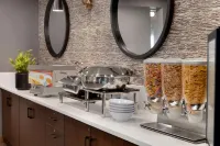 Microtel Inn & Suites by Wyndham Estevan - พร้อมอาหารเช้า