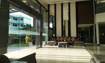 Crystal Suites Suvarnbhumi Airport