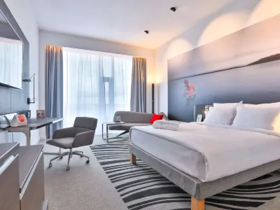 Novotel Arkhangelsk (Новотель Архангельск) Отели рядом с достопримечательностью «Соломбала МОЛЛ»