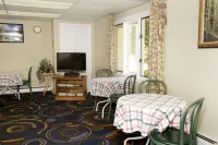 Sunset Motor Inn - Parking