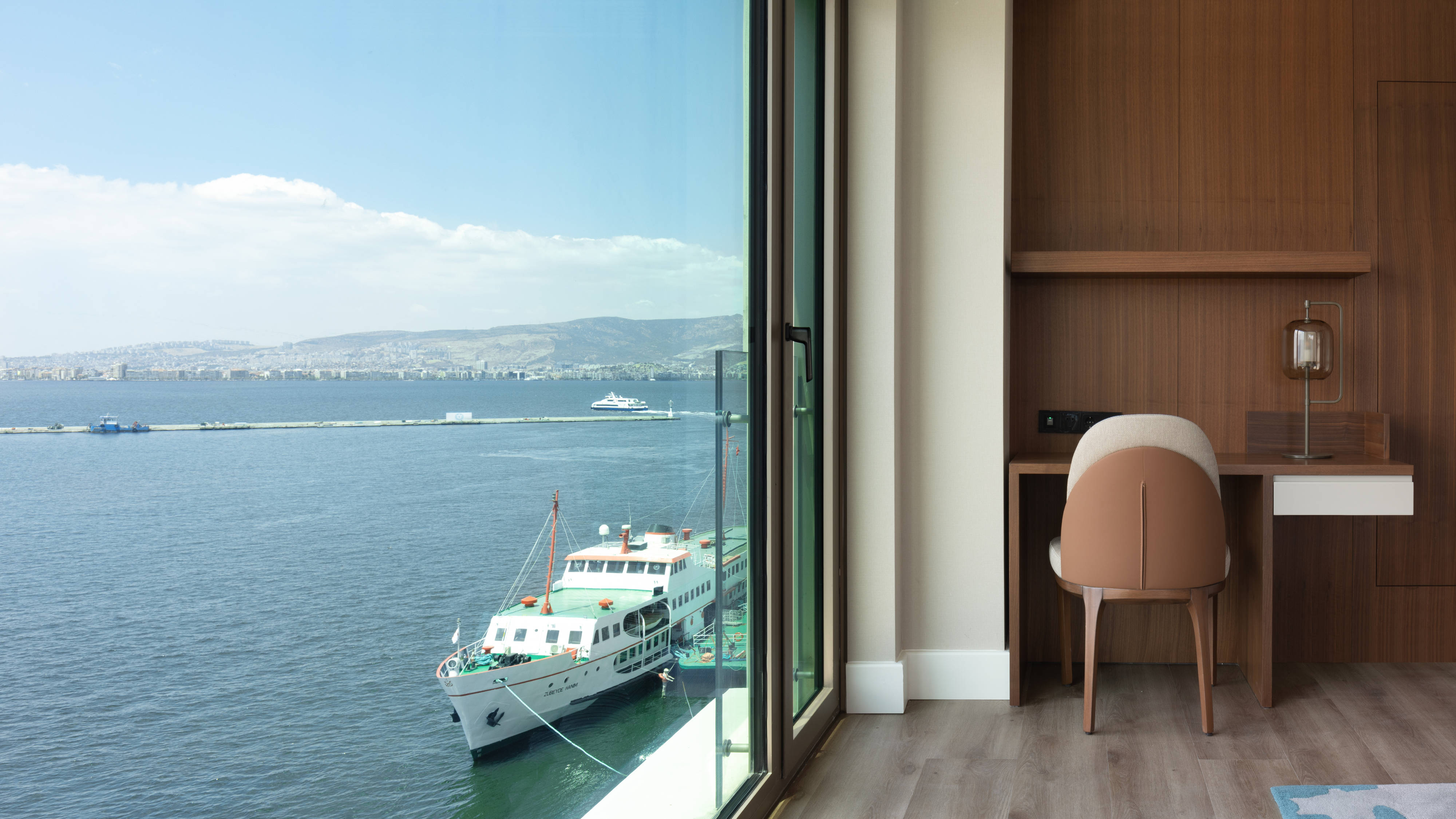 İzmir Marriott Hotel (Izmir Marriott Hotel)