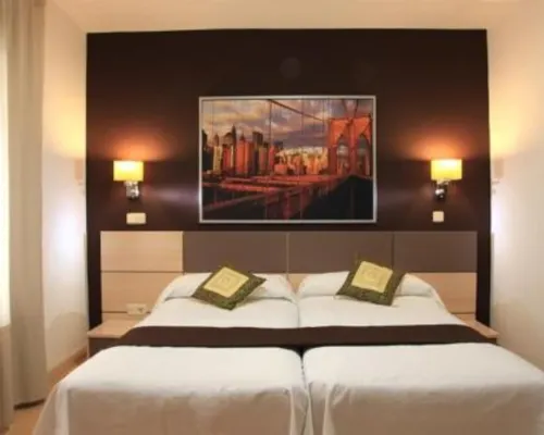 Hostal Falfes Hôtels à proximité de : Tour BBVA