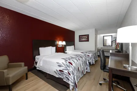 Red Roof Inn Chicago-O'Hare Airport/ Arlington Hts Отели рядом с достопримечательностью «Парк Мажевски Метро»