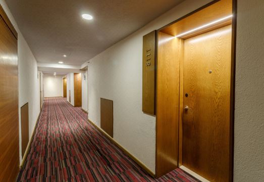 카미노 레알 에어로푸에르토 수영장