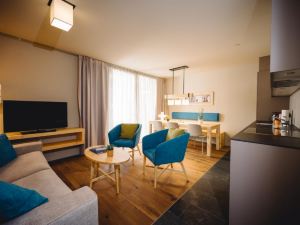 Swisspeak Resorts - Three-Bedroom Apartment