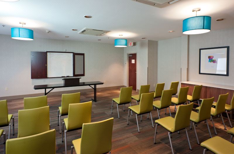 Holiday Inn Express & Suites Scott-Lafayette West by IHG photo 5