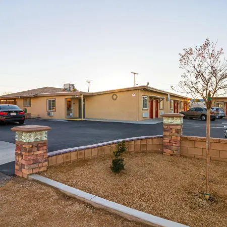 Motel 6 Hesperia, CA - East