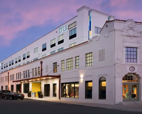 Tru by Hilton San Antonio Downtown Riverwalk Hotels near Rivercenter Mall