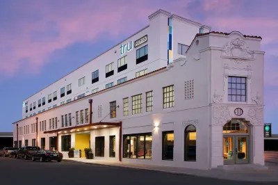 Tru by Hilton San Antonio Downtown Riverwalk Hotels near Healy-Murphy Park