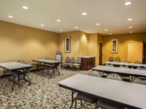 Comfort Suites Bloomington I-55 and I-74 Hotels in McLean County