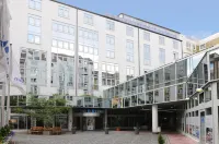 Maritim Hotel München - Pools