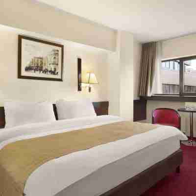 Ramada by Wyndham Iasi City Centre Rooms