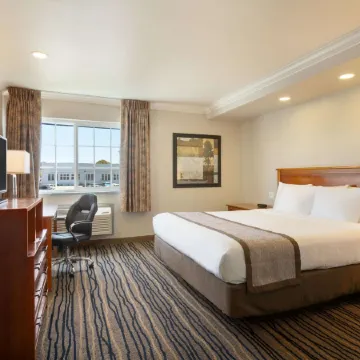 Days Inn by Wyndham Eureka CA