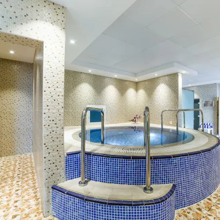 Hotel Holiday International