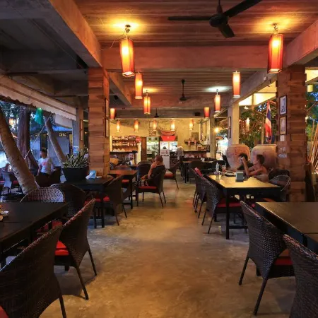 In Touch Resort Отели рядом с достопримечательностью «Дайвинг-центр Goodtime Adventures»