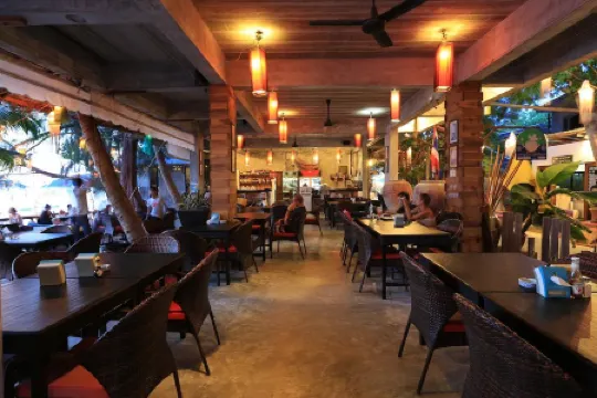 In Touch Resort Отели рядом с достопримечательностью «Sup Tao, Stand Up Paddle Boarding»