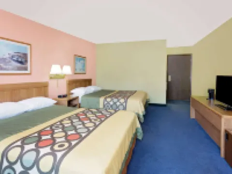 Super 8 by Wyndham Sturgeon Bay Hotels in Door County