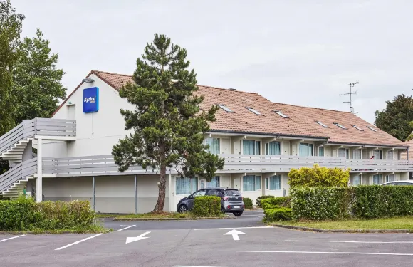 基里亞德康佈雷酒店