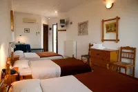 Saron Hotel