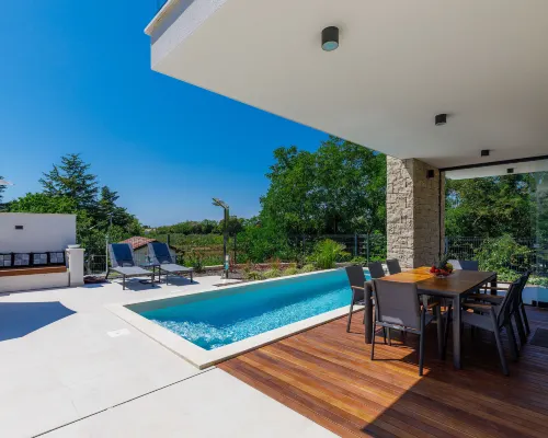 Villa Irena Hoteles en Bašanija